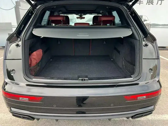 Audi Q5L — Фото автомобиля 10