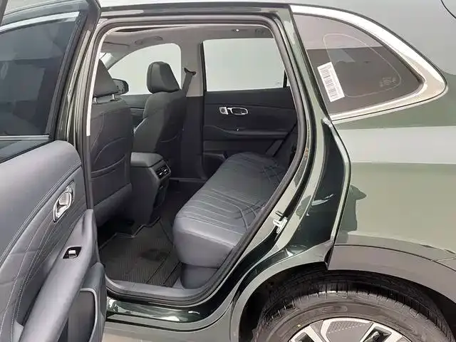 Geely Galaxy Starship 7 EM-i — Фото автомобиля 18