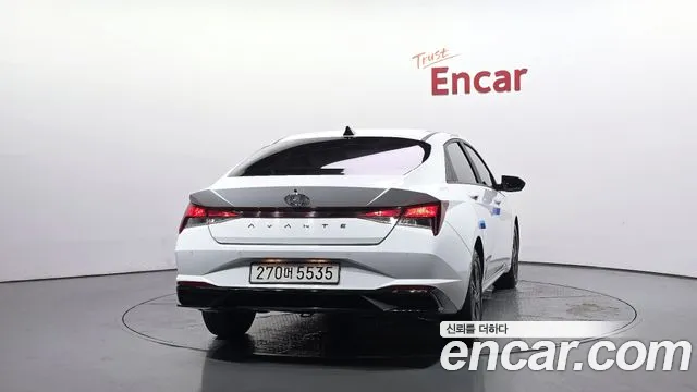 Hyundai AVANTE Avante (CN7) — Фото автомобиля 4