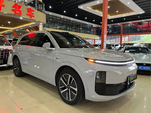 Li Auto L6 — Фото автомобиля 3