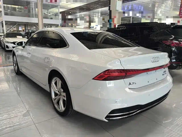 Audi A7L — Фото автомобиля 4