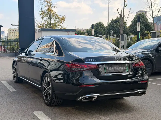 Mercedes-Benz E-Class — Фото автомобиля 10