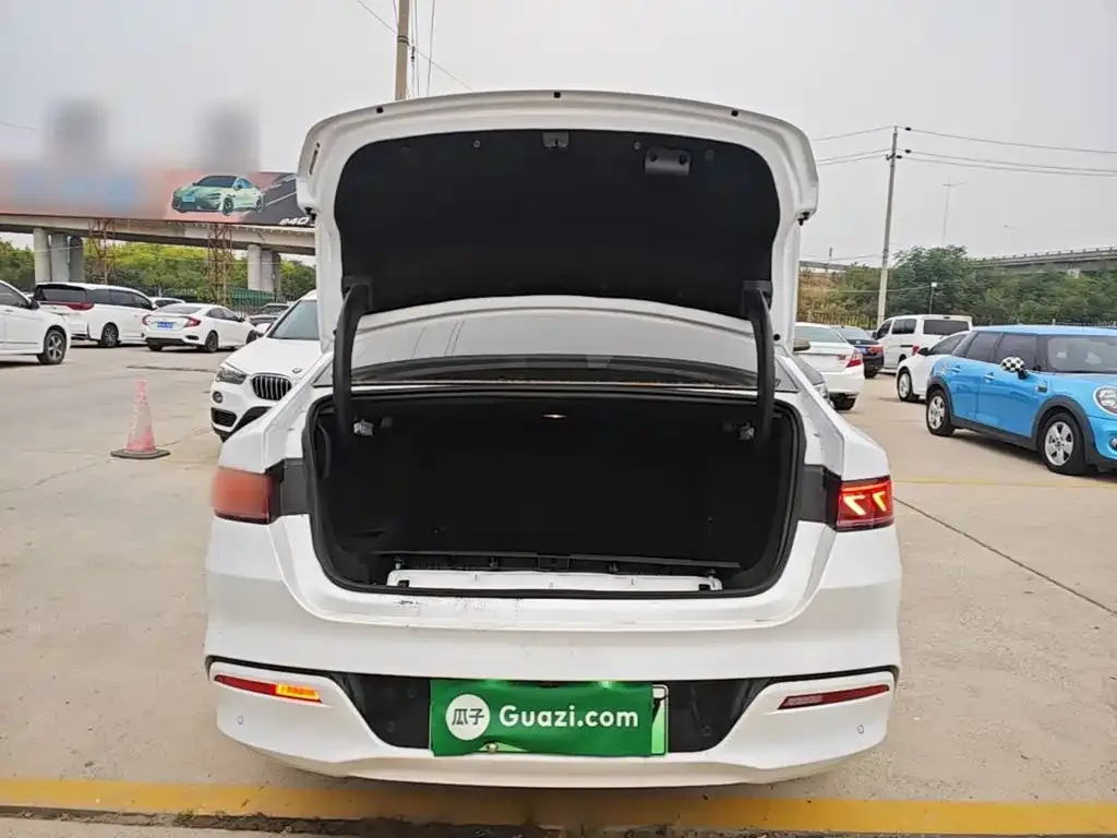 BYD Qin PLUS 2024 Glory Edition DM-i 55KM Leading — Фото автомобиля 18