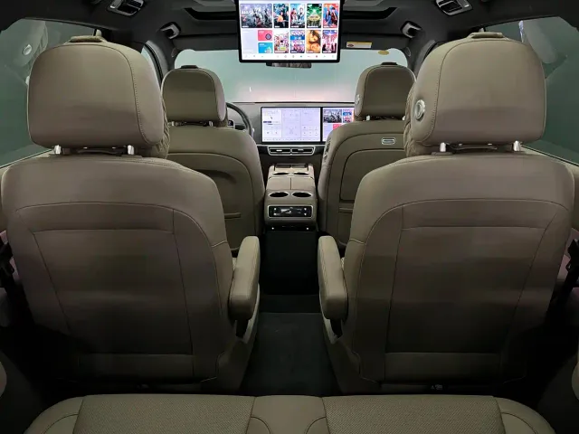 Li Auto L8 — Фото автомобиля 15