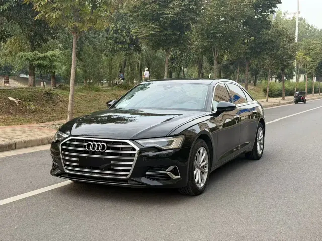 Фотография автомобиля — Audi A6L