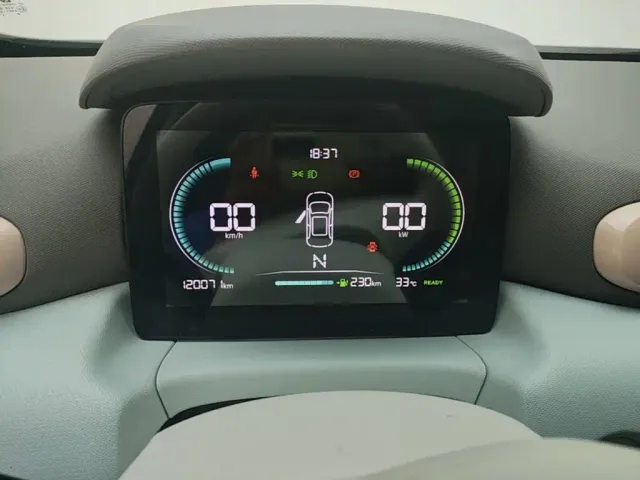 Leapmotor T03 — Фото автомобиля 11