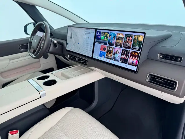 Li Auto MEGA — Фото автомобиля 15