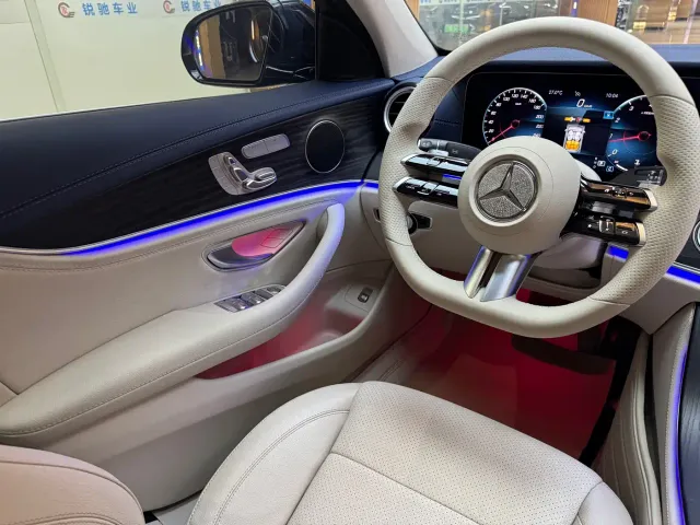 Mercedes-Benz E-Class — Фото автомобиля 16
