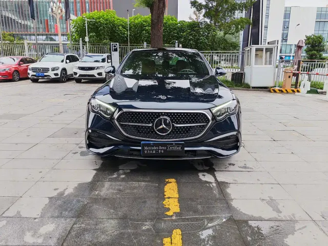 Mercedes-Benz E-Class — Фото автомобиля 2