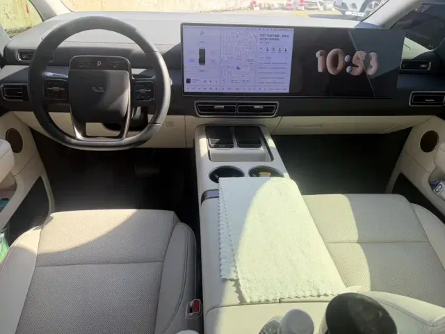 Li Auto MEGA — Фото автомобиля 5