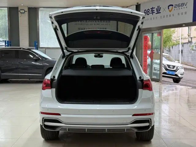 Audi Q3 — Фото автомобиля 24
