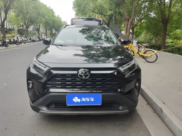 Toyota RAV4 — Фото автомобиля 2