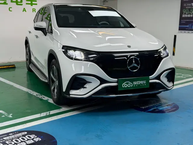 Mercedes-Benz EQE SUV — Фото автомобиля 3