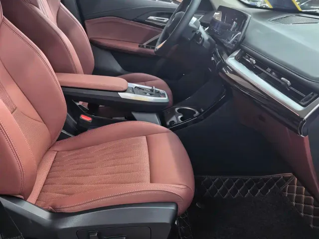 BMW BMW X1 2026 Model Year sDrive25Li X Design Package — Фото автомобиля 6