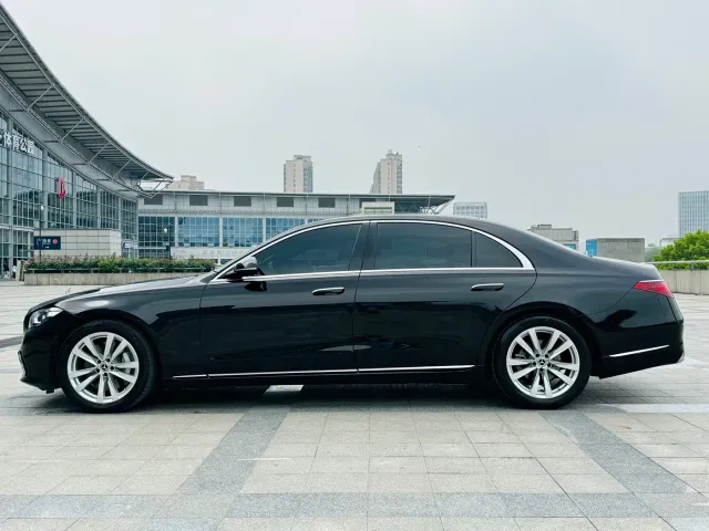 Mercedes-Benz S-Class — Фото автомобиля 13