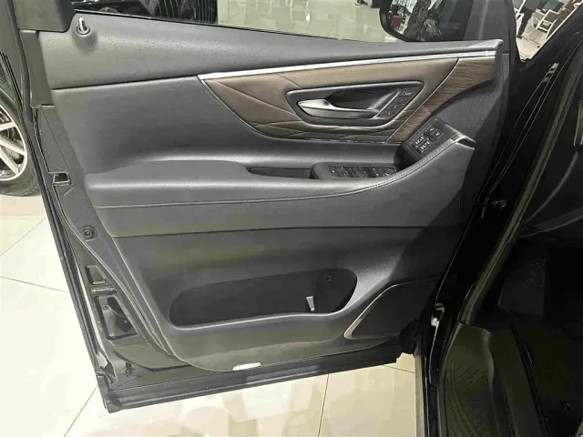 Toyota Vellfire — Фото автомобиля 5