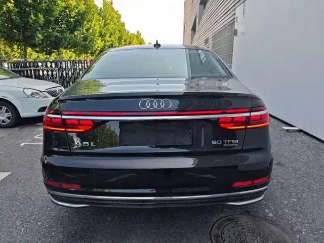 Audi A8 — Фото автомобиля 5