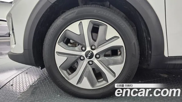 Kia Niro — Фото автомобиля 5