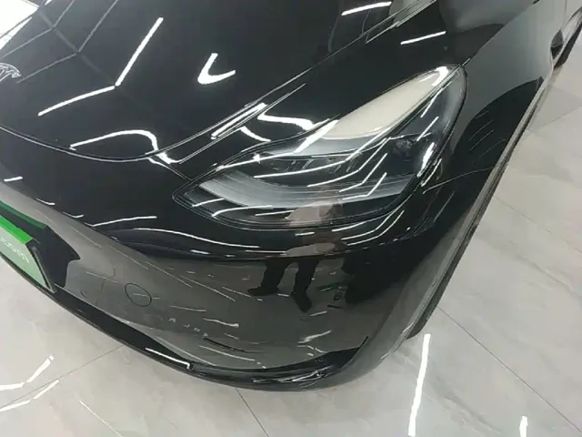 Tesla Model Y — Фото автомобиля 23