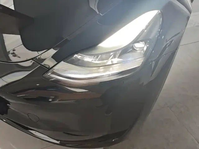 Tesla Model Y — Фото автомобиля 23