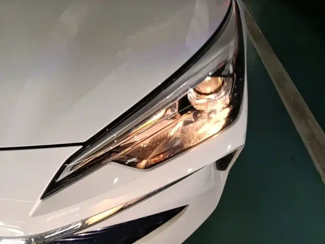 Roewe i5 — Фото автомобиля 23