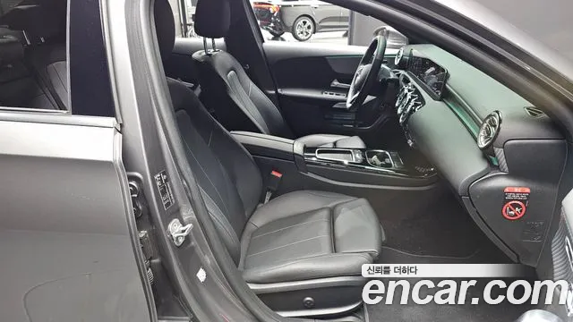 Mercedes-Benz A-Class W177 — Фото автомобиля 10