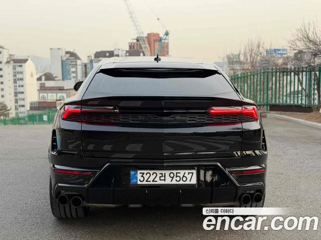 Lamborghini Urus — Фото автомобиля 5