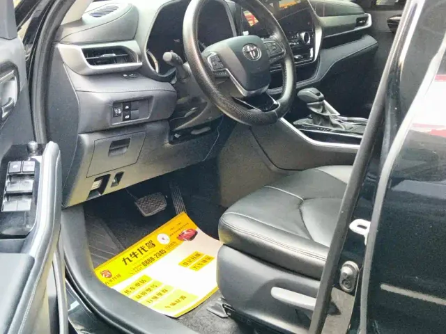 Toyota Highlander — Фото автомобиля 9