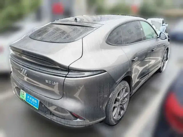 IM Motors LS6 — Фото автомобиля 2