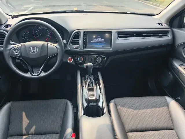 Honda Vezel — Фото автомобиля 6