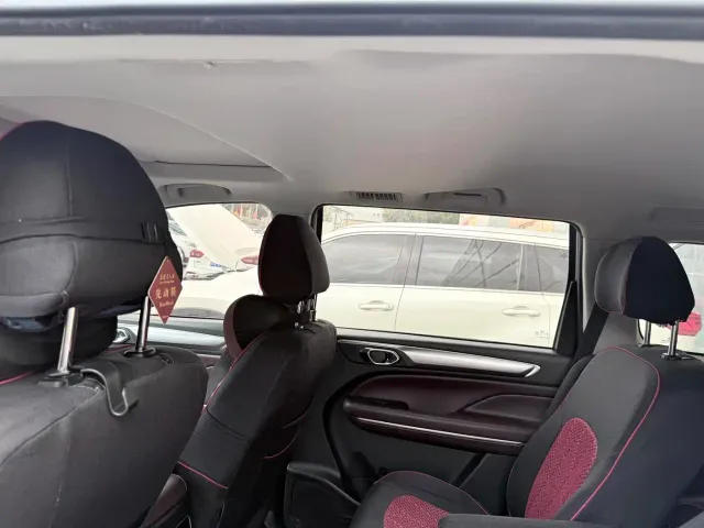 GAC Trumpchi M6 — Фото автомобиля 11