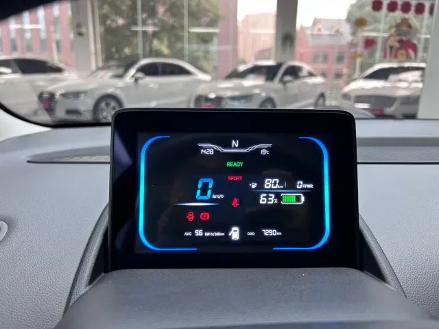 Changan Lumin — Фото автомобиля 13