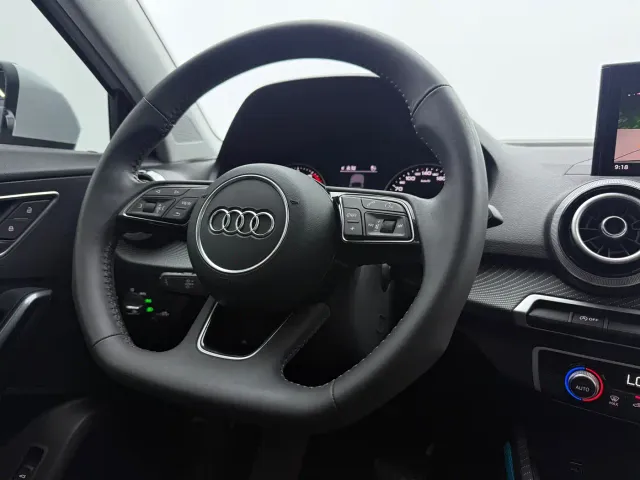 Audi Q2L — Фото автомобиля 13
