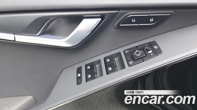 Kia Niro — Фото автомобиля 23
