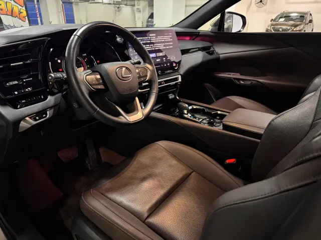 Lexus RX — Фото автомобиля 7