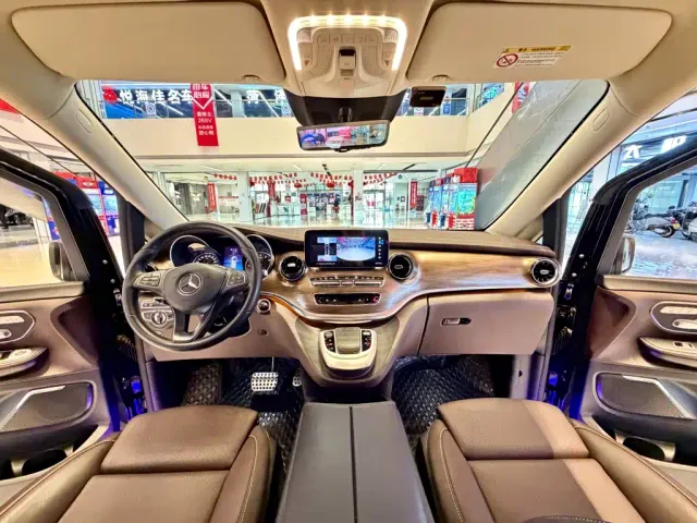 Mercedes-Benz V-Class — Фото автомобиля 13