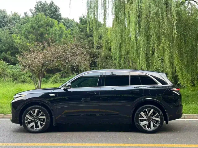 Li Auto L7 — Фото автомобиля 5