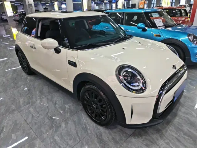 MINI Hatch — Фото автомобиля 3