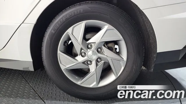 Hyundai Sonata Sonata Edge(DN8) 2.0 LPG(Для проката) — Фото автомобиля 17