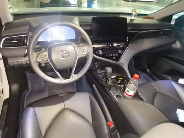 Toyota Camry — Фото автомобиля 12