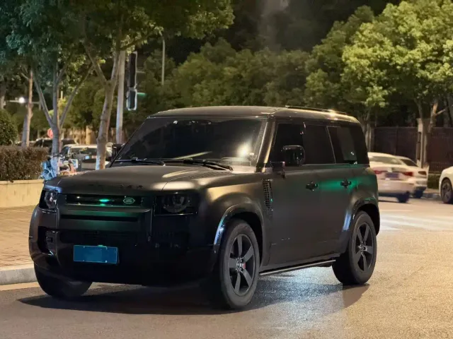 Фотография автомобиля — Land Rover Defender