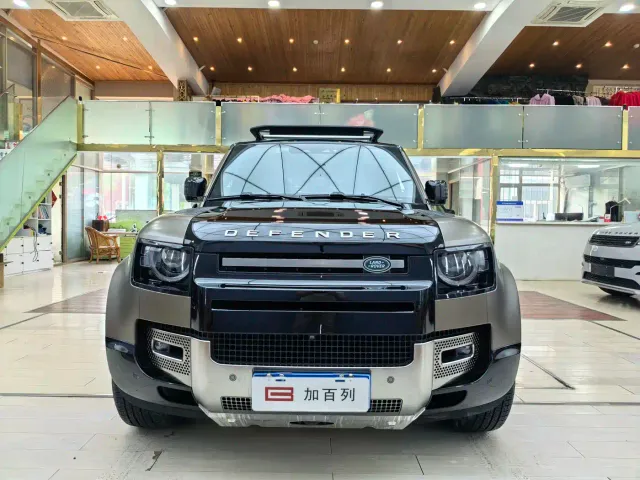 Land Rover Defender — Фото автомобиля 2
