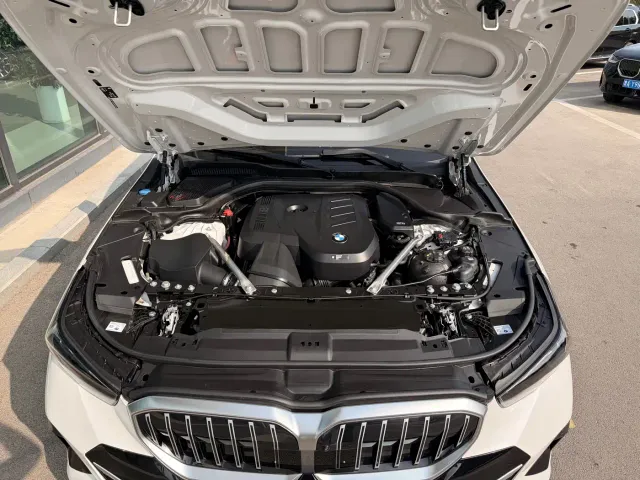 BMW 5 Series — Фото автомобиля 25