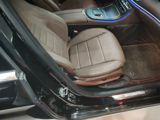 Mercedes-Benz E-Class — Фото автомобиля 17