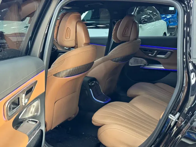 Mercedes-Benz E-Class — Фото автомобиля 5