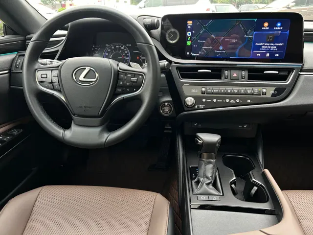 Lexus ES — Фото автомобиля 15