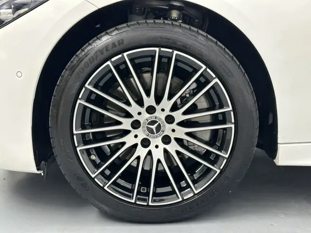 Mercedes-Benz C-Class — Фото автомобиля 24