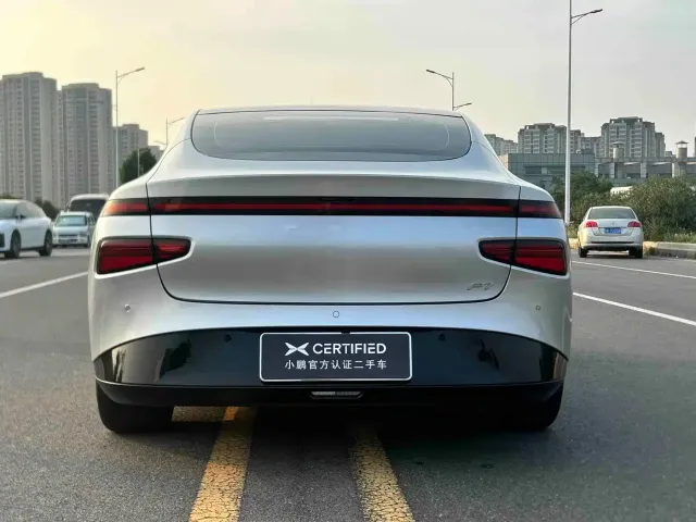 Xpeng P7 — Фото автомобиля 6