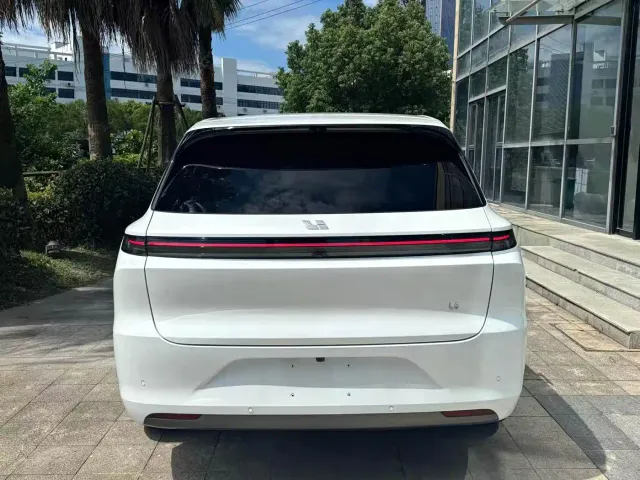 Li Auto Li Auto L6 2024 Pro — Фото автомобиля 8