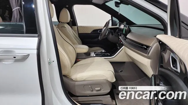 Kia Carnival Generation 4 — Фото автомобиля 16